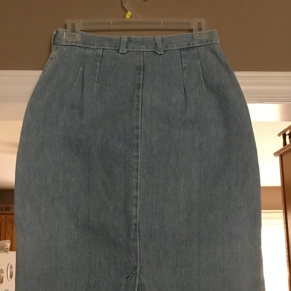 Denim skirt with lace insert - Picture 3 of 4